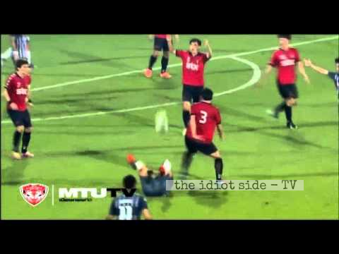 World's Craziest Free Kick - Thai Side Muangthong United's Head First Set Piece
